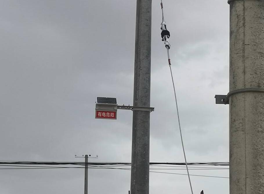 甘肅電力安裝防外破警示牌，為電力防護增添“保護傘”
